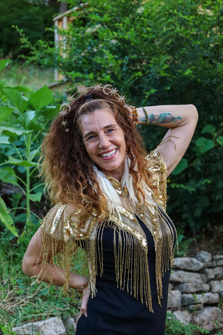 Radiant Essence Cape - Gold